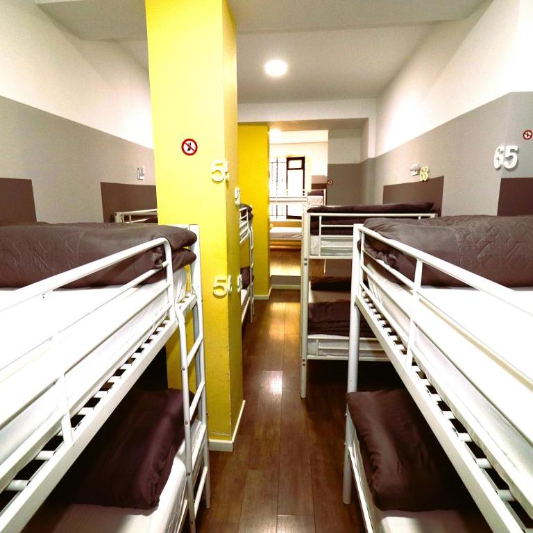 Madrid Downtown Hostel - Bunk Bed in Mixed Dormitory Room - 1