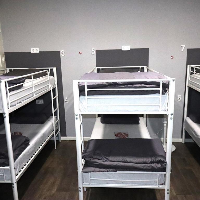 Madrid Downtown Hostel - Bed in 10-Bed Mixed Dormitory Room - 2