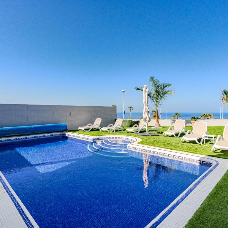 Villa Elisabetta, Luxury Villa with Heated Pool Ocean View in Adeje, Tenerife - Villa de 3 dormitorios - 2