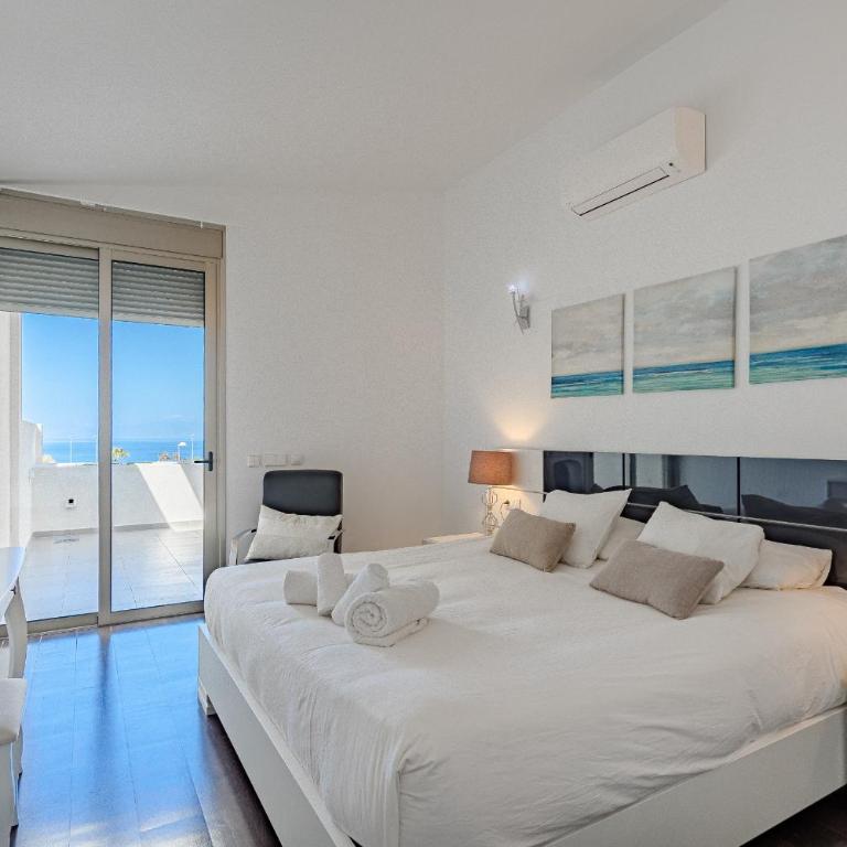 Villa Elisabetta, Luxury Villa with Heated Pool Ocean View in Adeje, Tenerife - Villa de 3 dormitorios - 28