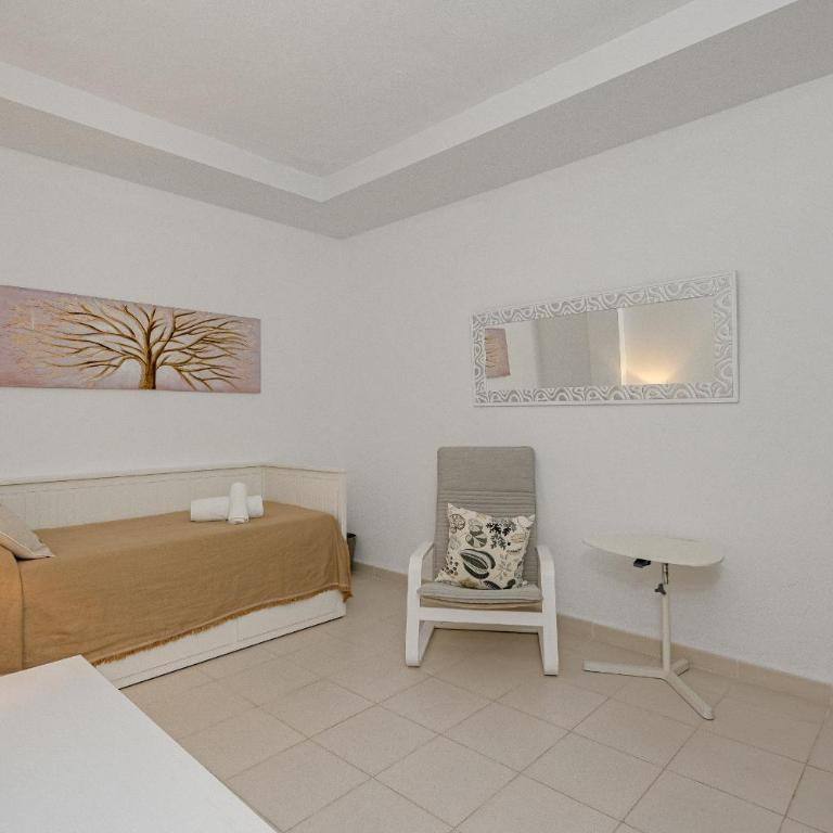 Villa Elisabetta, Luxury Villa with Heated Pool Ocean View in Adeje, Tenerife - Villa de 3 dormitorios - 32