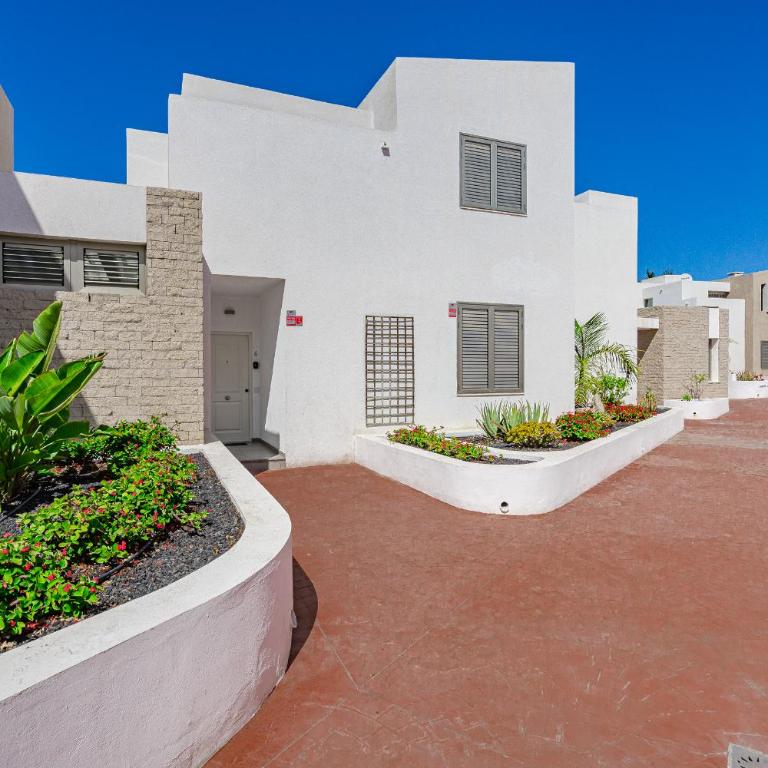 Villa Elisabetta, Luxury Villa with Heated Pool Ocean View in Adeje, Tenerife - Villa de 3 dormitorios - 39