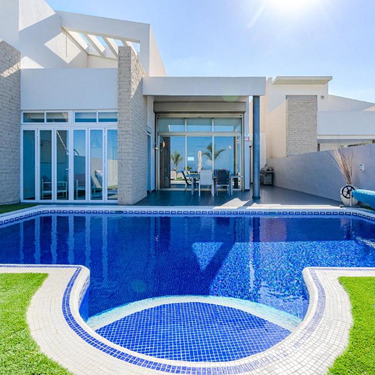 Villa Elisabetta, Luxury Villa with Heated Pool Ocean View in Adeje, Tenerife - Villa de 3 dormitorios - 3