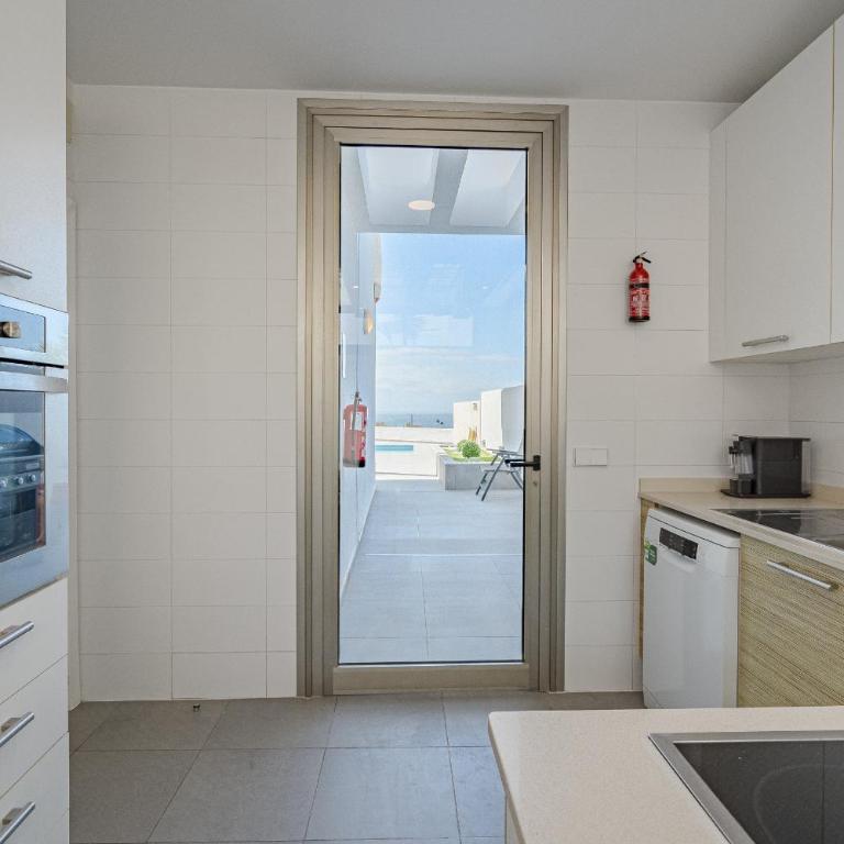 Villa Caterina, Luxury Villa with Heated Pool Ocean View in Adeje, Tenerife - Villa con piscina privada - 15