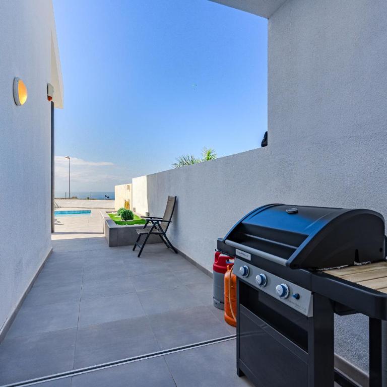 Villa Caterina, Luxury Villa with Heated Pool Ocean View in Adeje, Tenerife - Villa con piscina privada - 17