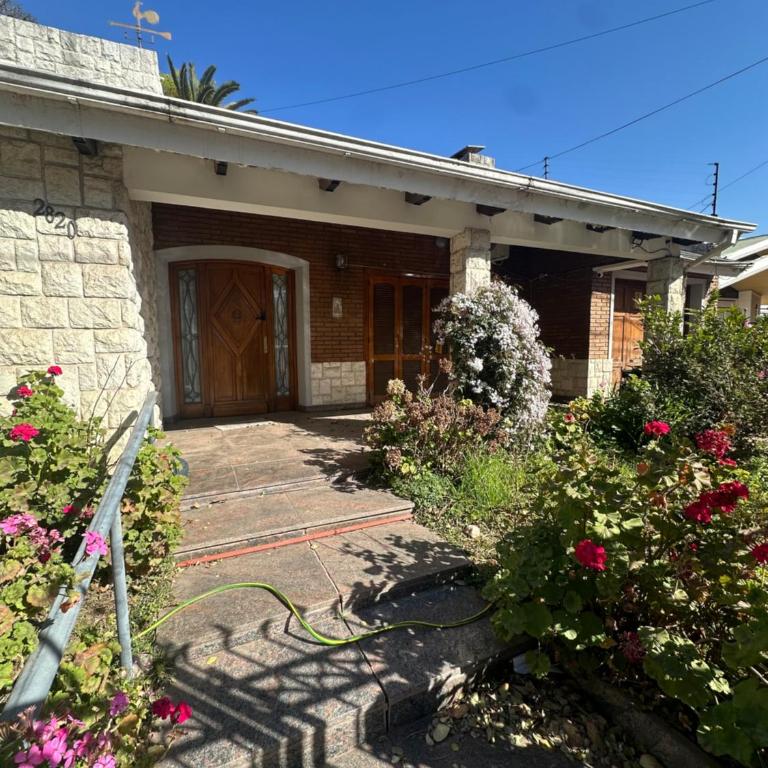 Casa 3 hab con pileta, a 5min del centro - cerca de todo - Casa de 3 dormitorios - 1