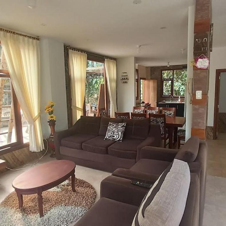Hospedaje Baños de Agua Santa- Vista al Pailón - Villa - 8