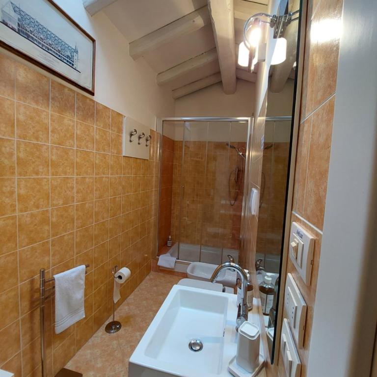 B&B Griffoni 7 - Large Double Room - 11