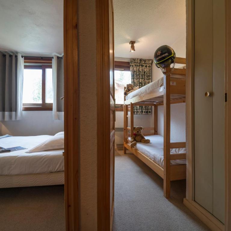 Courchevel 1850 : 3 Pièces, Balcon, Vue, Wifi, Garage - Two-Bedroom Apartment - 5