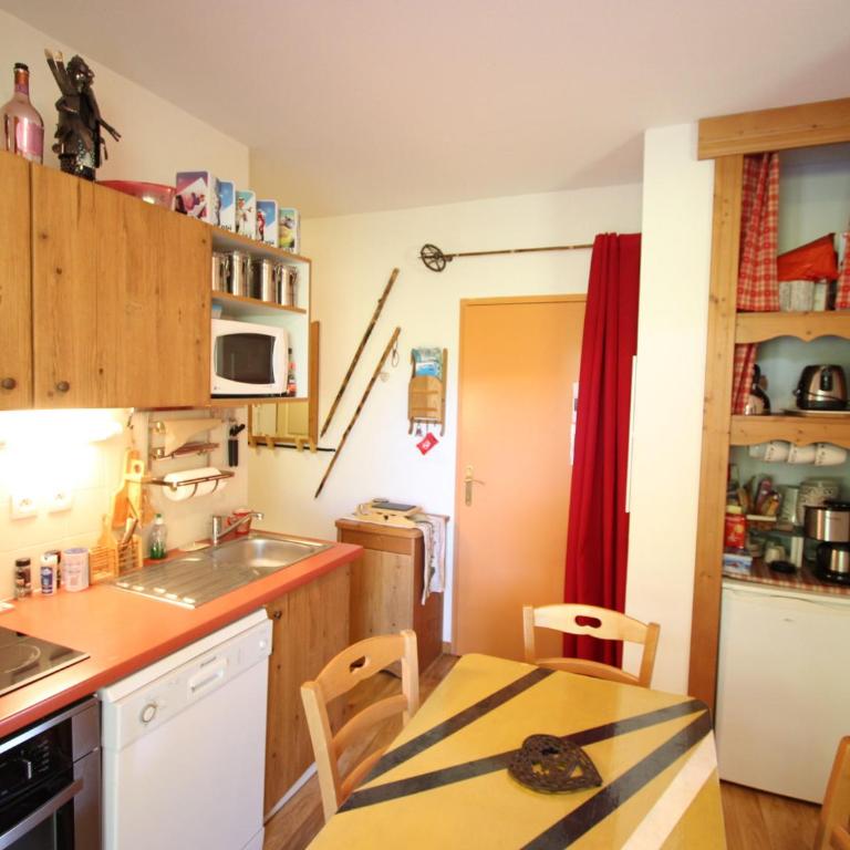 Appartement près des pistes avec terrasse - FR-1-549-144 - Appartement - 3