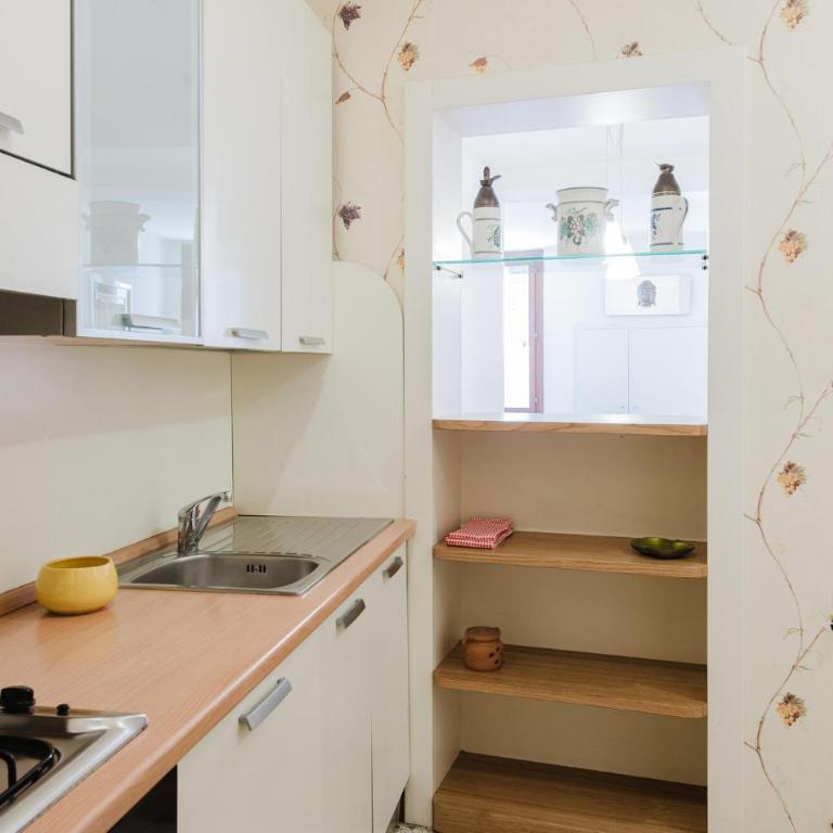 Gorgeous Apartment In Venezia With Wifi - Two-Bedroom Apartment - 5