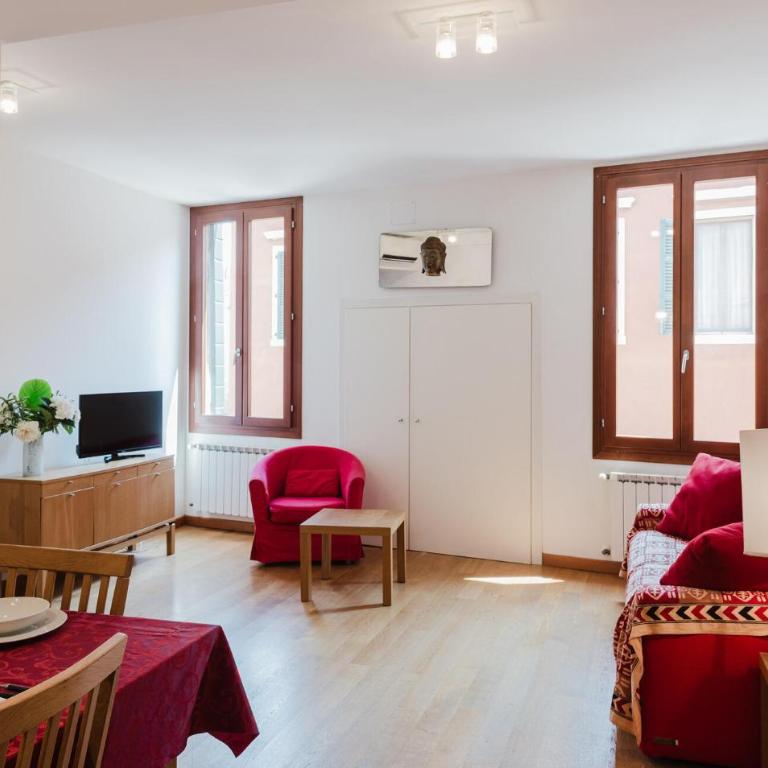 Gorgeous Apartment In Venezia With Wifi - Two-Bedroom Apartment - 12