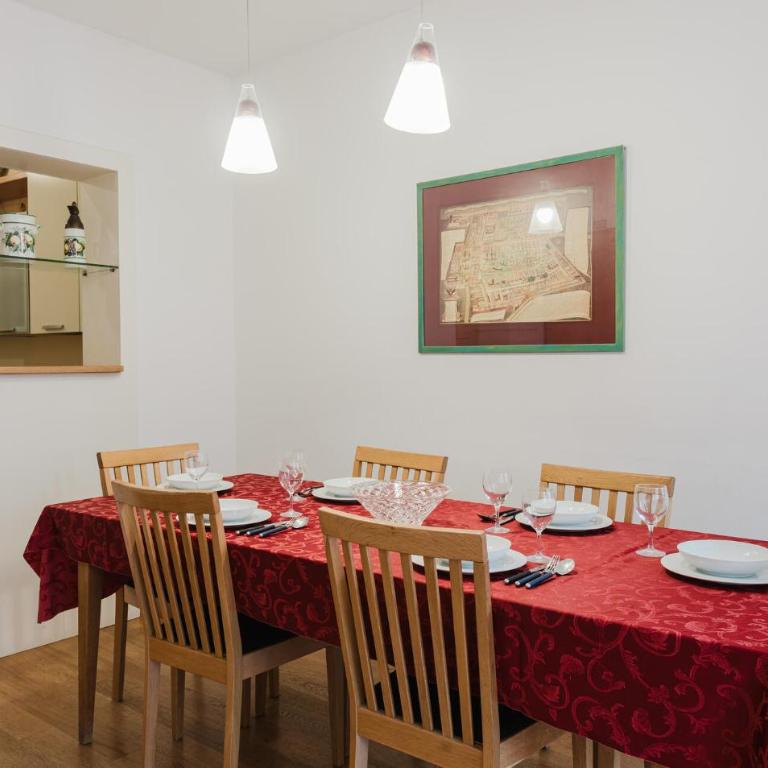 Gorgeous Apartment In Venezia With Wifi - Two-Bedroom Apartment - 14
