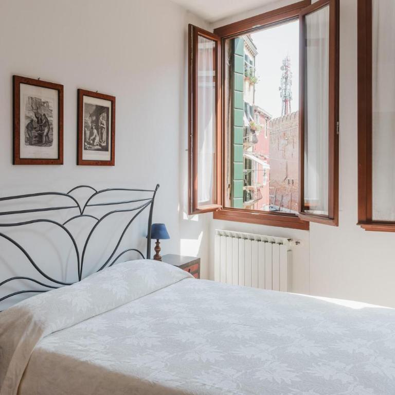 Gorgeous Apartment In Venezia With Wifi - Two-Bedroom Apartment - 17