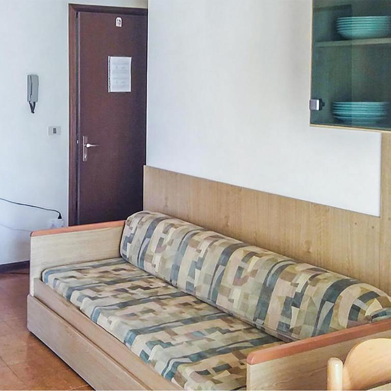 Amazing Apartment In Bibione With Swimming Pool - Appartamento - 2