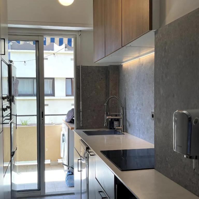 T2 Appartement 55m2 Terrasse 20m2 - à 15min à pied du Centre Ville - Wifi - Air conditioning - Appartement 1 Chambre - 11