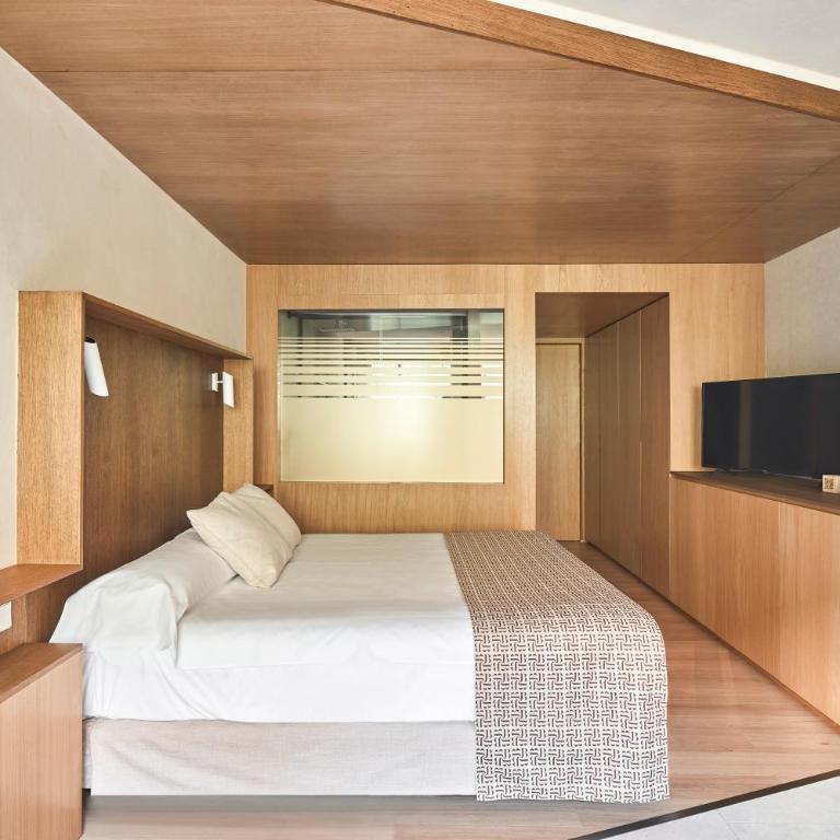 Apartamentos Juan Bravo - Suite with City View - 1