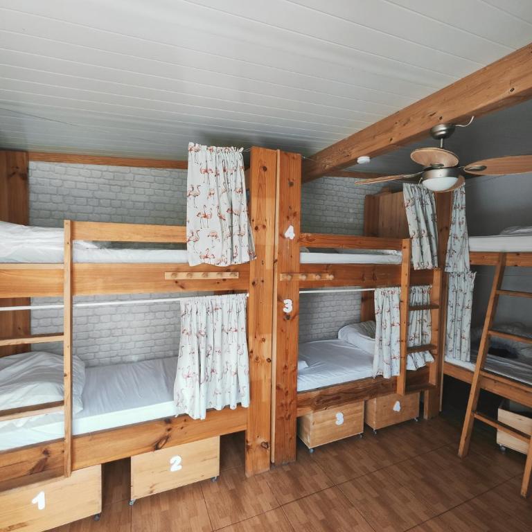 La Ventana Azul Surf Hostel - Cama en habitación compartida mixta de 6 camas - 2