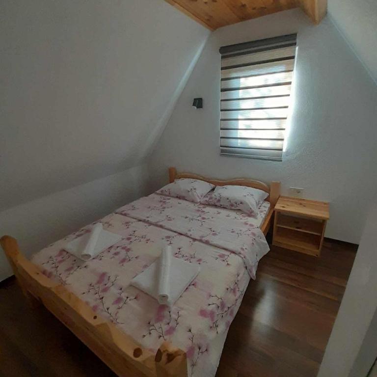 Holiday Home Krejović - Three-Bedroom House - 19