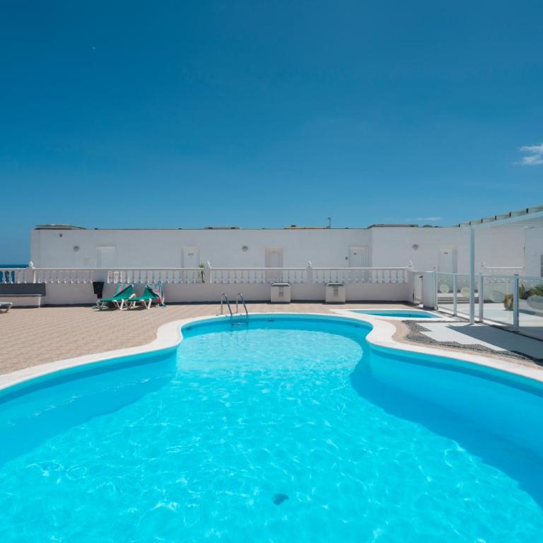 Splendor, piscina, junto a la playa, terraza privada con vistas al mar y preciosos atardecer - Two-Bedroom Apartment - 3