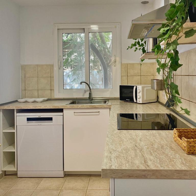 Castillo Beach 5 - Two-Bedroom House - 6