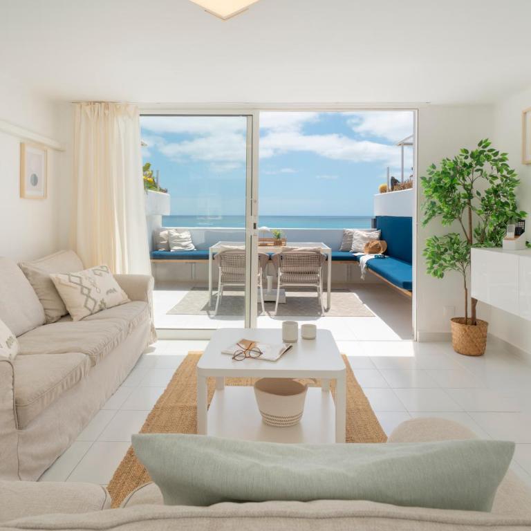Casa Picon en Puerto del Carmen, con terraza, vistas al mar, piscina y junto a la playa - Apartamento de 2 dormitorios - 1