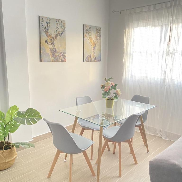 Apto con piscina en la zona de Castillo - Two-Bedroom Apartment - 6