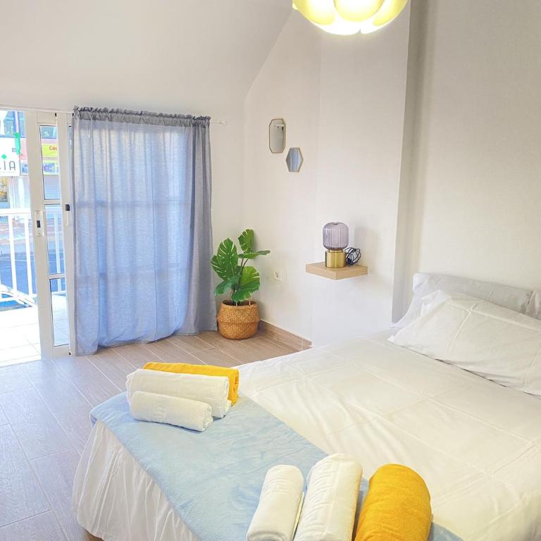 Apto con piscina en la zona de Castillo - Two-Bedroom Apartment - 20