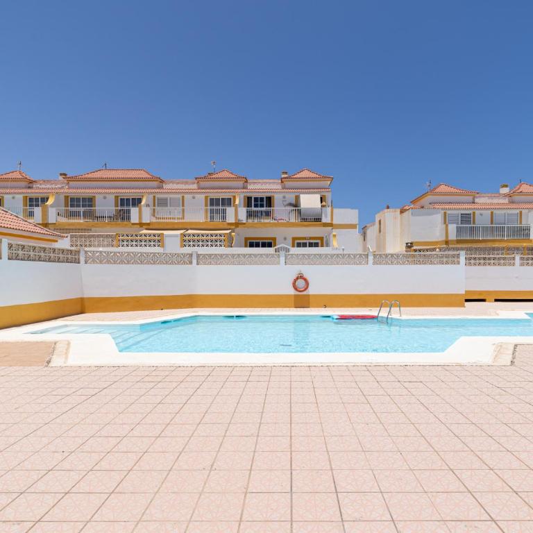Apto con piscina en la zona de Castillo - Two-Bedroom Apartment - 27