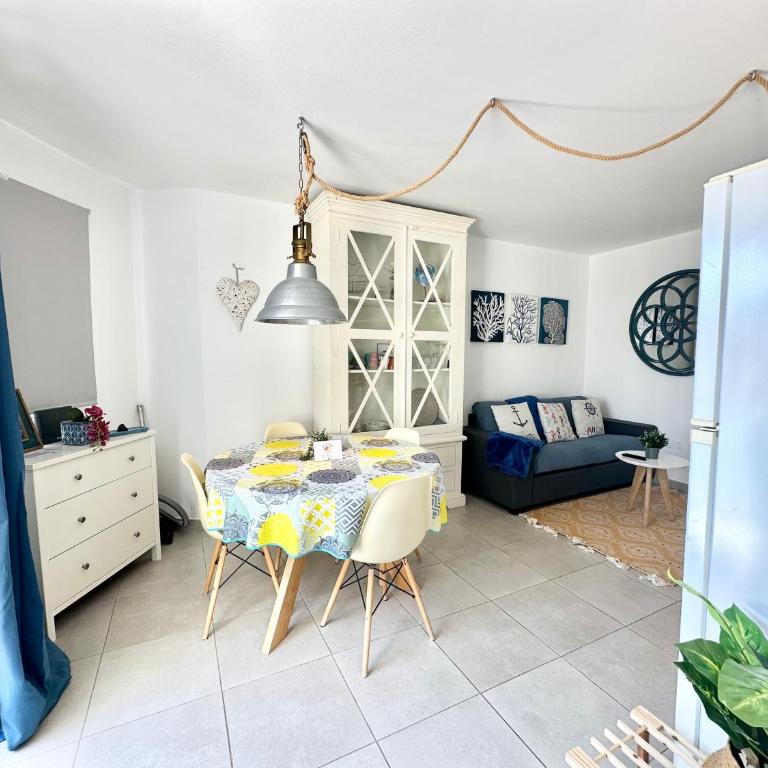 Surfer's view Pool AC WIFI DeskTerrace and Parking - Apartamento - 24