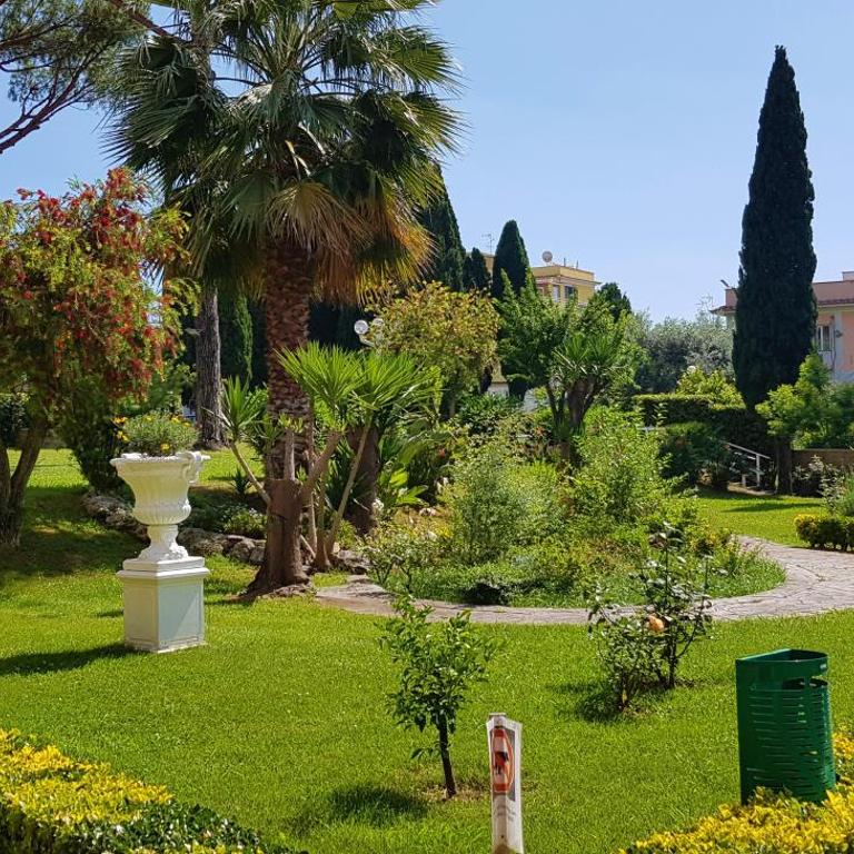 Green Oasis - Appartamento Deluxe con 1 Camera da Letto e Vista Giardino - 2
