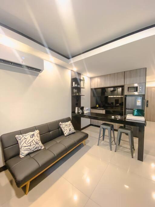 Studio Moderno con Patio Privado - Apartamento de 1 dormitorio - 24