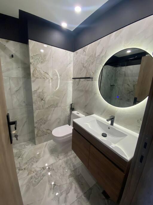 Studio Moderno con Patio Privado - Apartamento de 1 dormitorio - 32