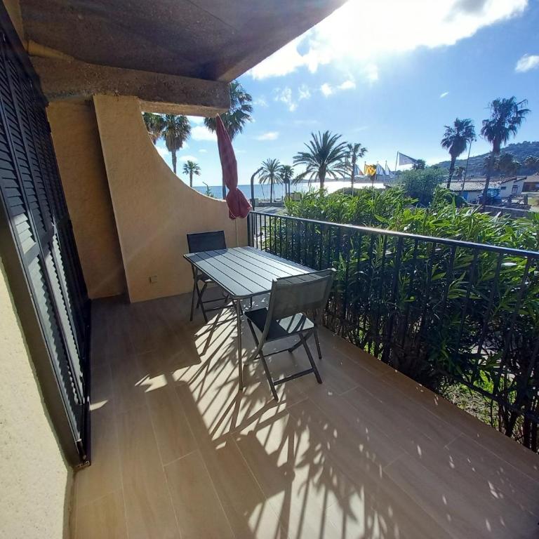 Marines de Cogolin, studio neuf face à la plage, climatisation, wifi, terrasse, proche St Tropez - Studio - 17