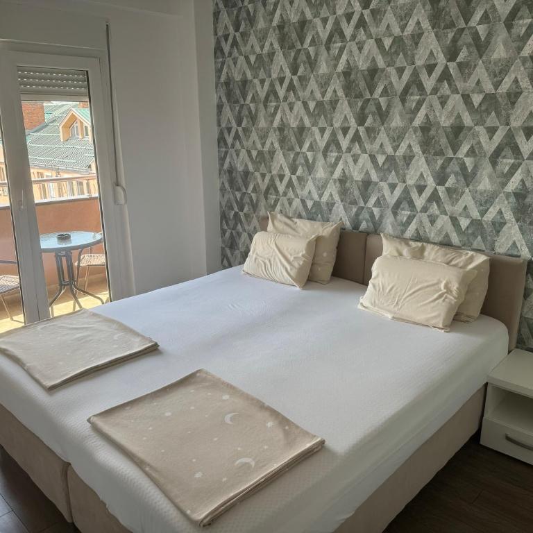 T lux apartman - Two-Bedroom Apartment - 3
