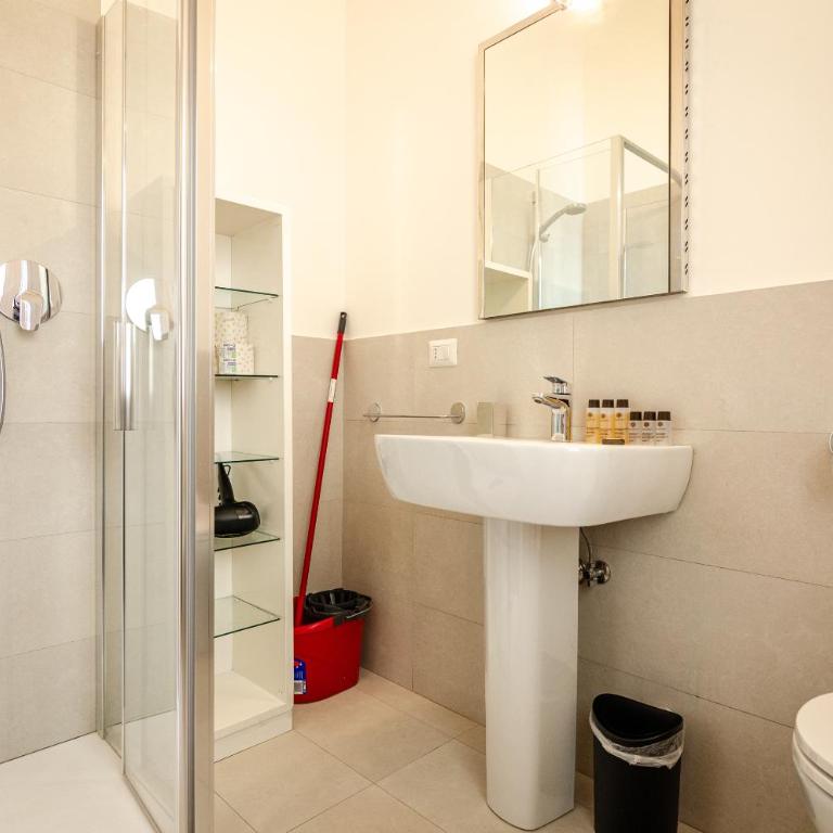 Testoni Home - Three-Bedroom Apartment - 26