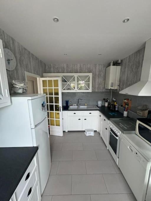 Maison 3 chambres avec piscine - Three-Bedroom House - 8