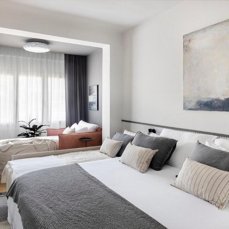Luxury Apt with King Beds & Central AC in Heart of BCN - Apartment - 28