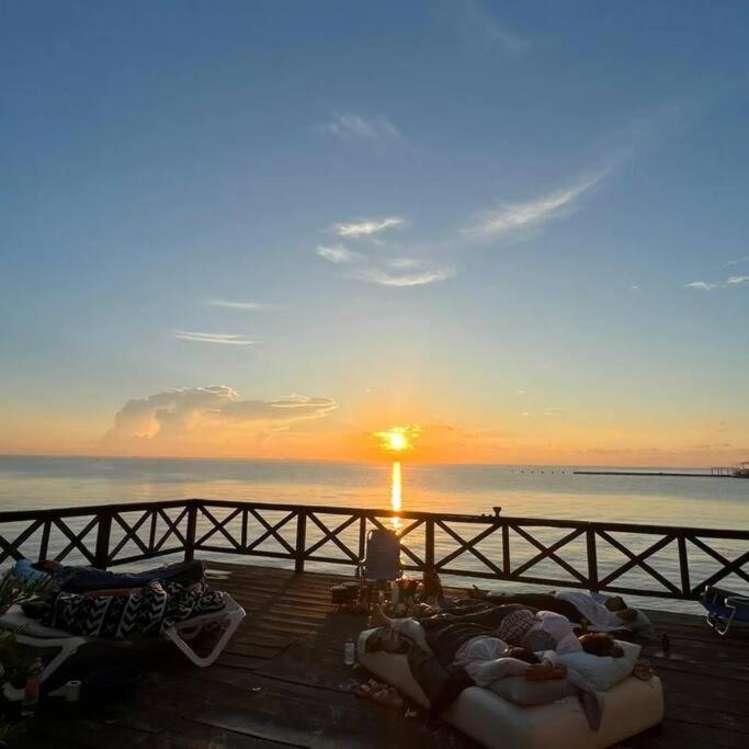 Beach House & Yacht Seaside Sunrise Haven - Villa - 37