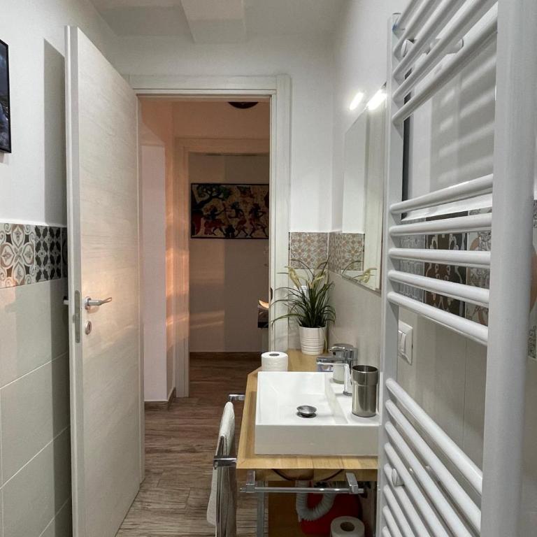 GARDEN HOUSE - One-Bedroom Apartment - 9