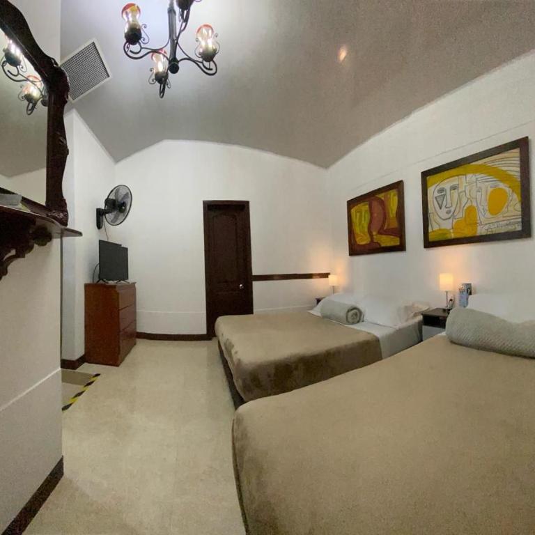 Hospedaje Camino Real a 150 MTS del centro - Habitación Triple Económica - 5