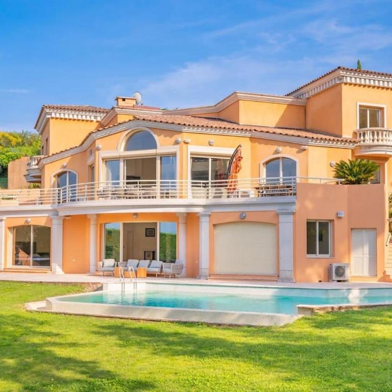 Logement entier villa de luxe avec vue mer - Villa - 34