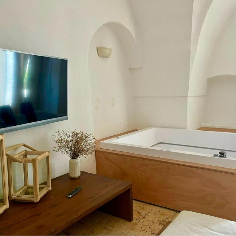 Masseria Capece - Camera Queen con Vasca Idromassaggio - 2