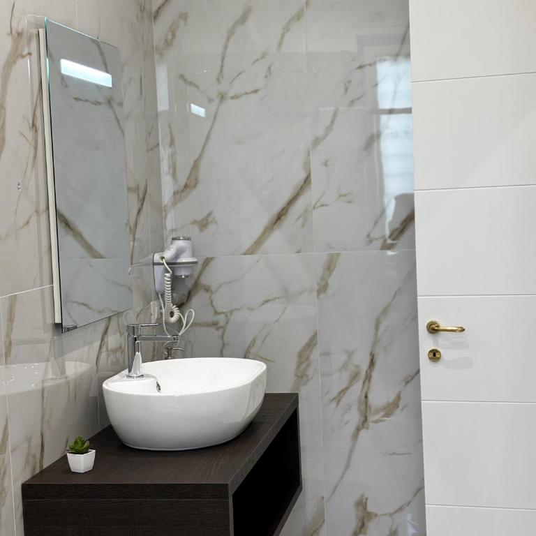A Casa di Nina Modern House - Appartamento con 1 Camera da Letto e Balcone - 4