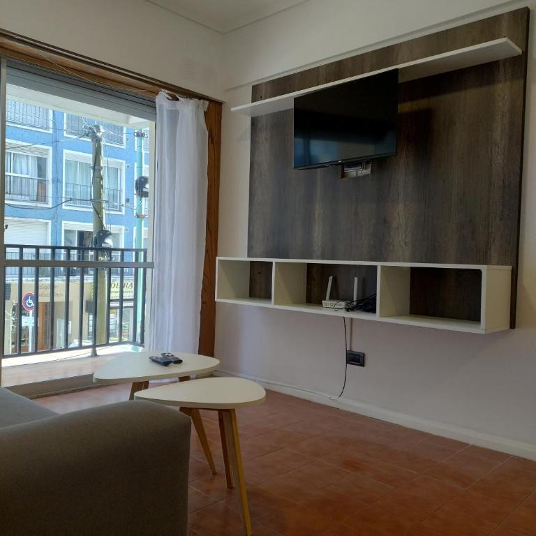 Depto ctro comercial Güemes 4 p - Apartamento de 1 dormitorio - 3