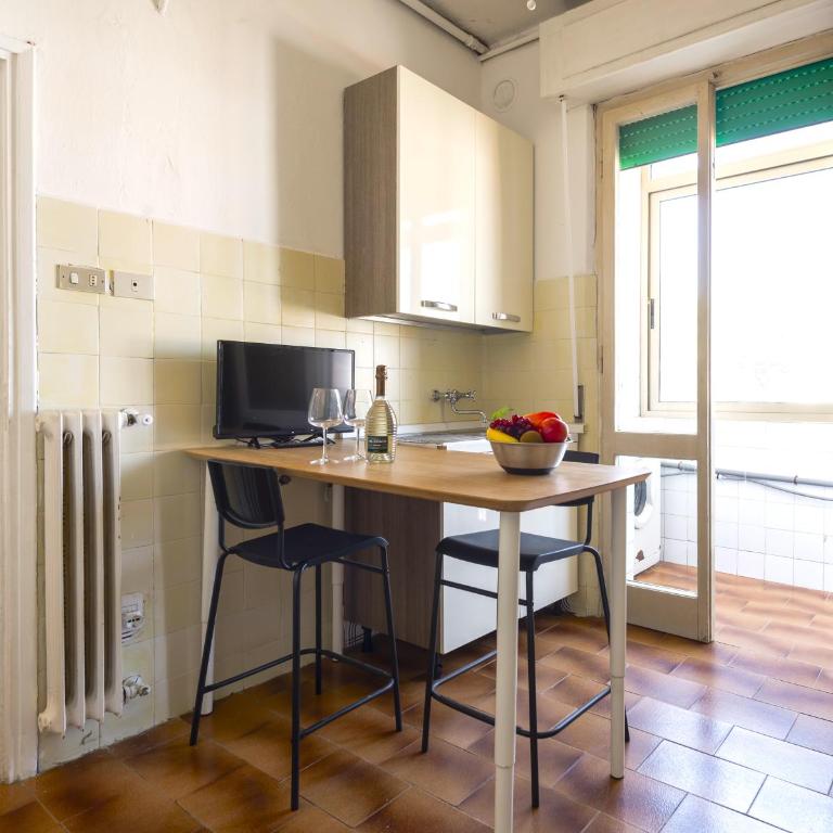 Hostly-Ai Due Passi Apartment - Appartamento con 2 Camere da Letto - 2