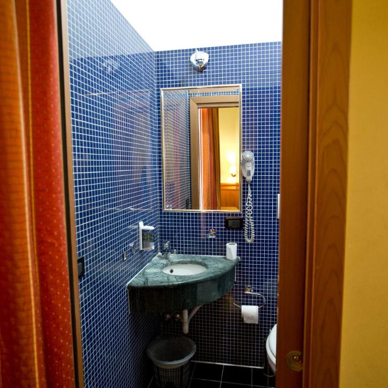 Hotel Lella - Camera Tripla - 1