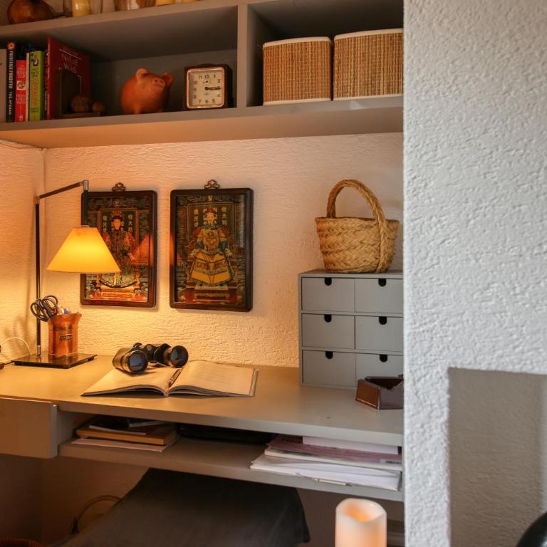 Soulful escape with fireplace and mountain views - Appartement avec Balcon - 11