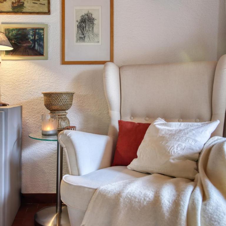Soulful escape with fireplace and mountain views - Appartement avec Balcon - 10