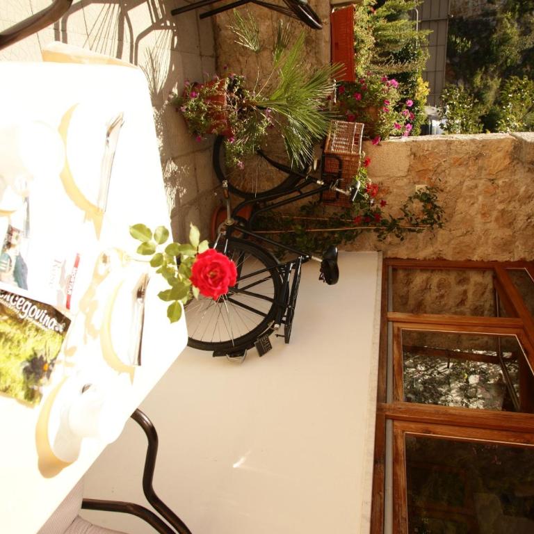 Pansion Rose - Quadruple Room with Balcony - 9